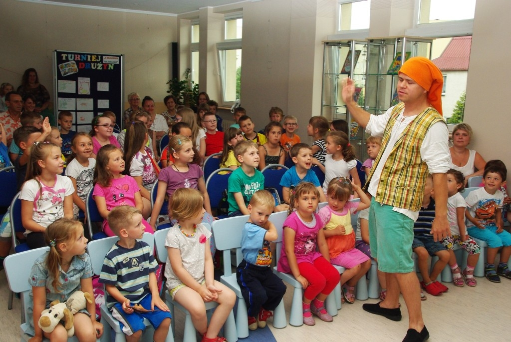 Przedstawienie dla dzieci w bibliotece - 08.07.2015