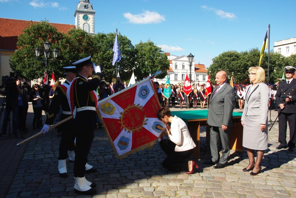 Batalion Dowodzenia MW otrzymał replikę sztandaru 1 MPS