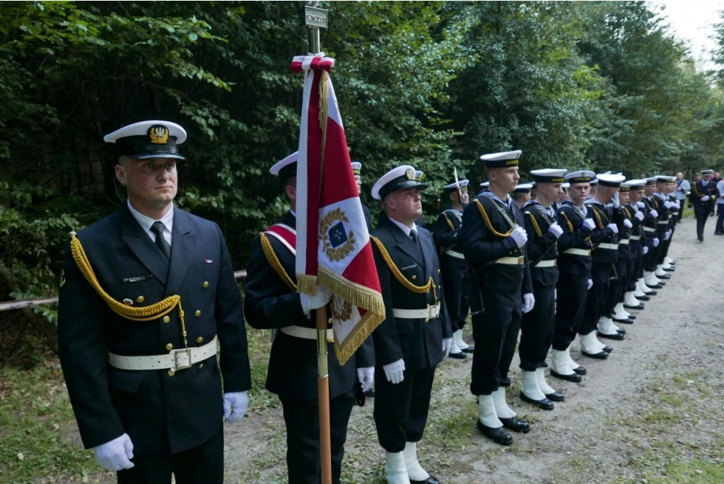 Hołd żołnierzom 1 MPS w Białej