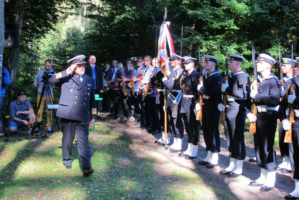 Hołd żołnierzom 1 MPS poległym pod Białą w 1939 r.- 05.09.2013