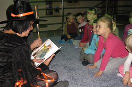 Wizyta czarownicy w wejherowskiej bibliotece