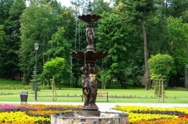 Stylowa fontanna w Parku Miejskim