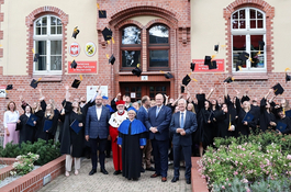 Dyplomy licencjackie dla absolwentów socjologii KPSW