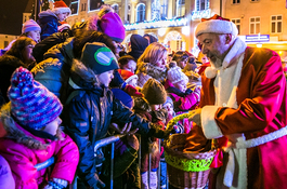 Święty Mikołaj na rynku w Wejherowie 