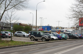 Trzeba przestawić samochody z parkingu przy ul. Rejtana