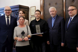Dyrekcja wejherowskiego MOPS-u wyróżniona miniaturą Statuetki Jakuba Wejhera