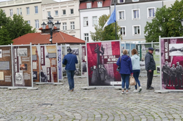 Wystawa na wejherowskim rynku pt. „Jak skała na morzu”