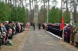 Hołd ofiarom piaśnickiej kaźni