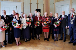 Osiem par uhonorowanych medalami za długoletnie pożycie