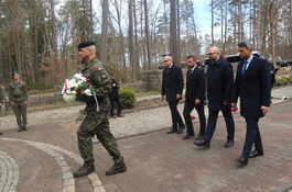 Uroczystości przed Pomnikiem Piaśnickim 