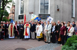 Nabożeństwo, kwiaty, wystawa i koncert 