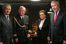 Medal Miasta Wejherowa dla Aleksandra Pawelca z okazji setnej rocznicy urodzin 