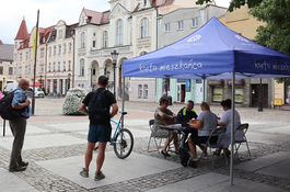 Dyżur na rynku Mobilnego Punktu Karty Mieszkańca
