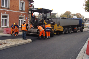 Trwa budowa ronda przy przejeździe na skrzyżowaniu ulic św. Jana, Sienkiewicza i 10 luetgo - 10.10.2013