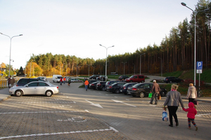 Nowy parking przy cmentarzu na ul. Roszczynialskiego - 26.10.2015