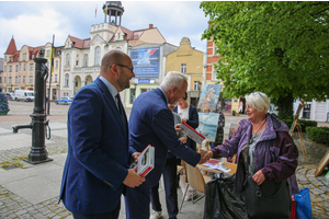 Wejherowscy artyści zainaugurowali warsztaty malarskie