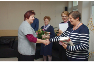 Wystawa haftu kaszubskiego w bibliotece