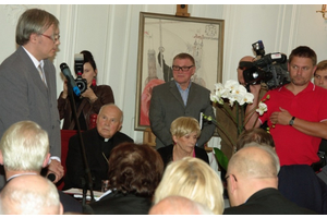 Promocja książki Spotkania o zmierzchu z abp. Tadeuszem Gocłowskim - 03.10.2012