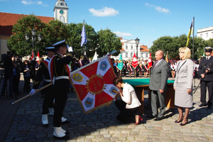 Batalion Dowodzenia MW otrzymał replikę sztandaru 1 MPS