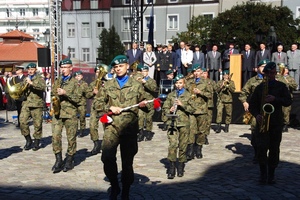 Batalion Dowodzenia MW otrzymał replikę sztandaru 1 MPS