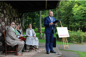 Narodowe Czytanie Nad Niemnem w Parku Miejskim