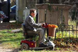 Kwiaty na grobach żołnierzy 1 MPS, ofiar Marszu Śmierci i żołnierzy radzieckich - 31.10.2013