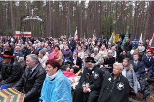 Hołd ofiarom zbrodni piaśnickiej