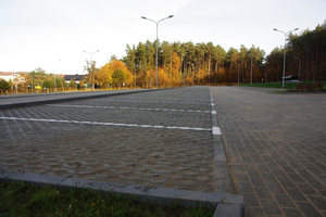 Nowy parking przy cmentarzu na ul. Roszczynialskiego - 26.10.2015