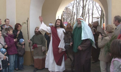 Inscenizacja wjazdu Chrystusa do Jerozolimy Kaszubskiej.