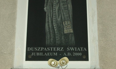 6. rocznica śmierci Papieża Polaka - Wejherowo, 02.04.2011, 21.37